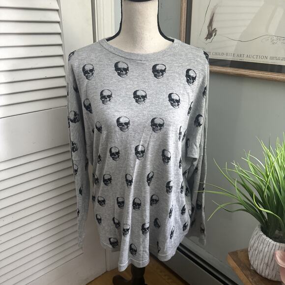 SKULL CASHMERE Top Womens Medium Gray 100% Cotton Skull Print Halloween Horror - Picture 2 of 10